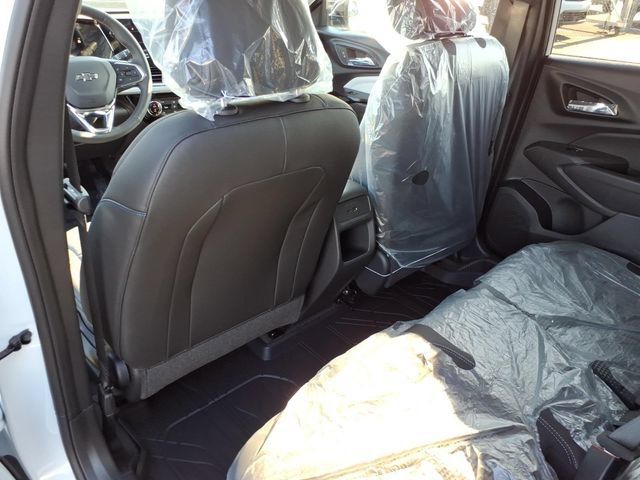 New 2026 Chevrolet Trax LT w/ Midnight Edition FWD image 7