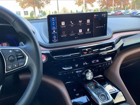 Used 2025 Acura MDX SH-AWD w/ Technology Package image 6