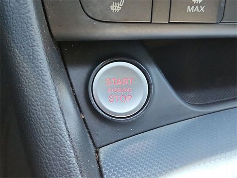 Used 2018 Audi Q3 2.0T Premium w/ Convenience Package image 16