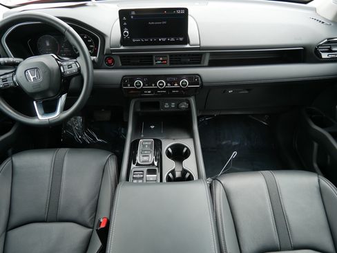 Certified 2023 Honda Pilot Touring image 10