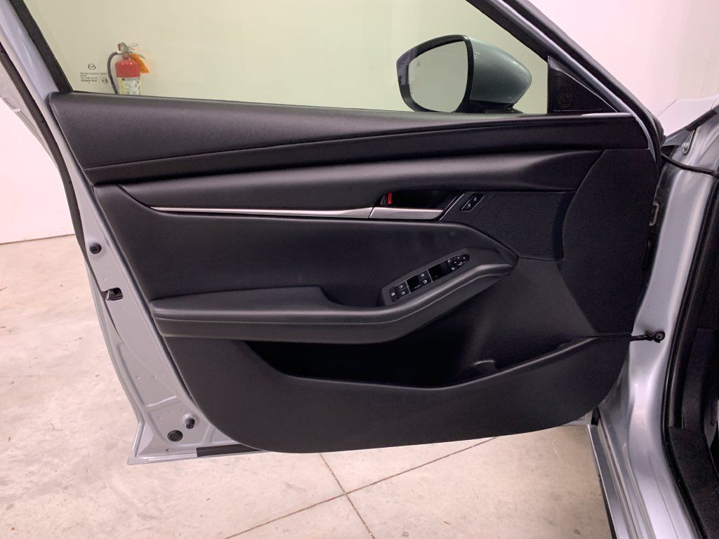 Used 2020 MAZDA MAZDA3 Sedan w/ Select Package FWD image 18