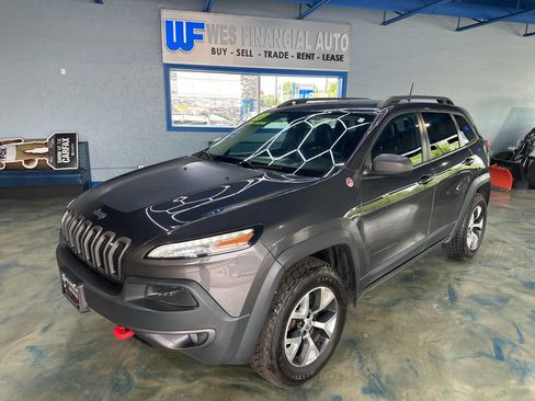 Used 2016 Jeep Cherokee Trailhawk image 6