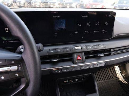 Used 2025 Kia K4 FWD image 13