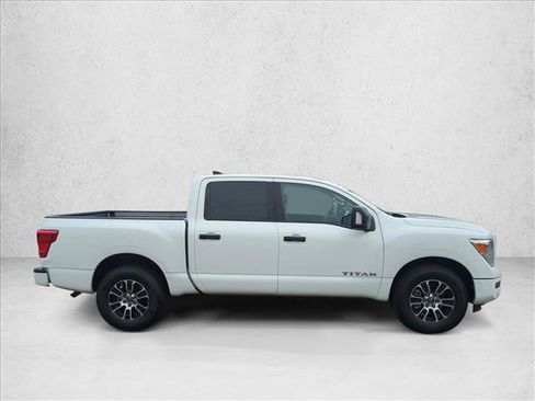Used 2023 Nissan Titan SV w/ SV Convenience Package AWD/4WD image 4