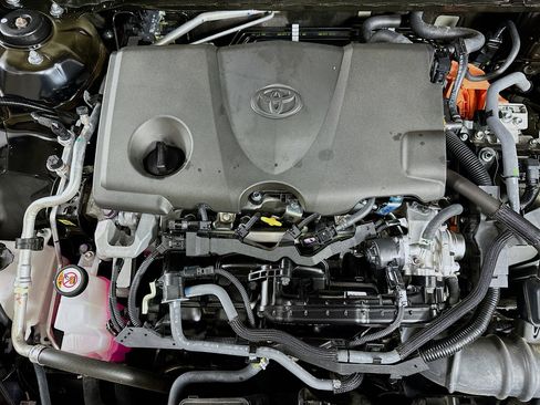 Used 2025 Toyota Camry LE image 31