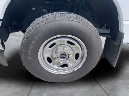 Used 2024 Ford F250 XL image 9