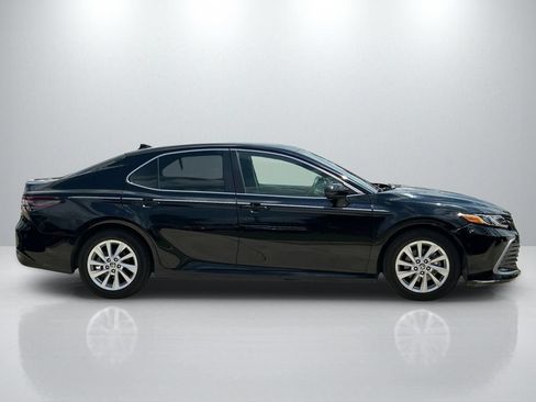 Used 2024 Toyota Camry LE FWD image 4