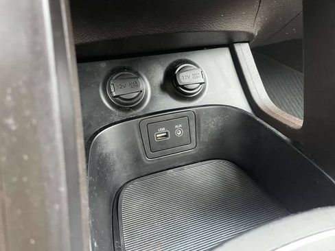 Used 2017 Hyundai Santa Fe Sport FWD image 31
