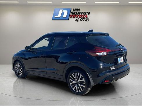 Used 2023 Nissan Kicks SV image 7