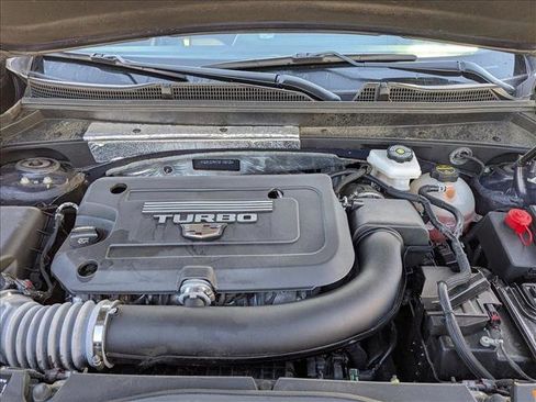 Used 2025 Cadillac XT4 Premium Luxury FWD image 24