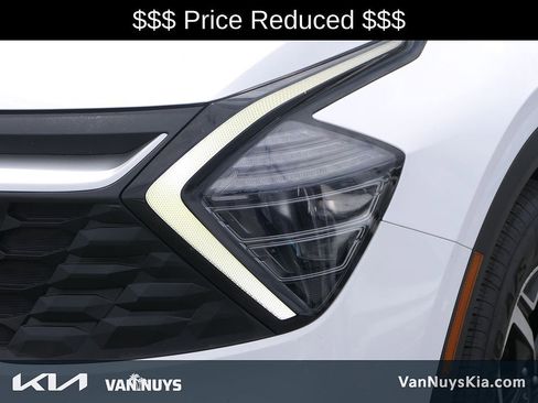 Used 2025 Kia Sportage LX FWD image 7