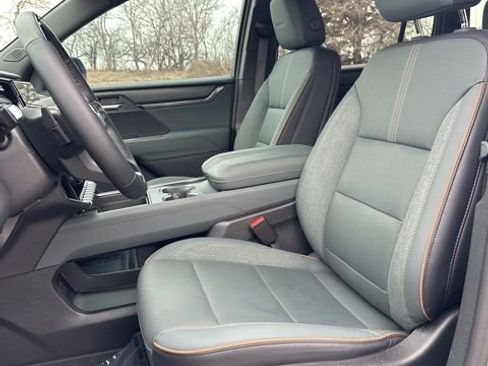 Used 2025 GMC Acadia AT4 w/ Super Cruise Package image 35