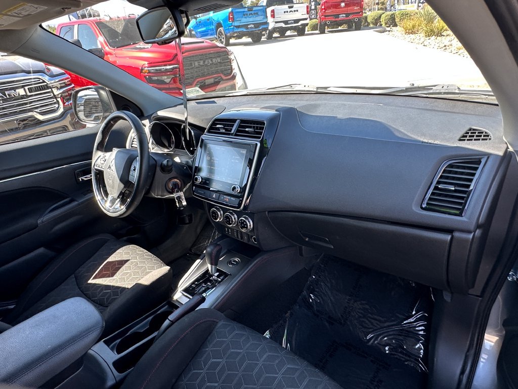Used 2025 Mitsubishi Outlander Sport LE AWD/4WD image 17