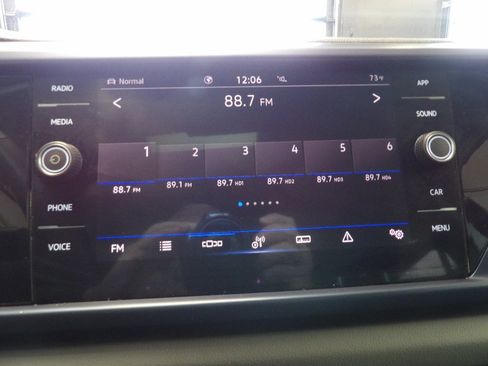 Used 2023 Volkswagen Taos SE w/ Panoramic Sunroof Package AWD/4WD image 35