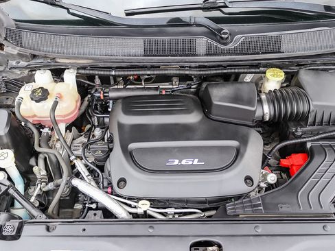 Used 2017 Chrysler Pacifica Limited FWD image 27