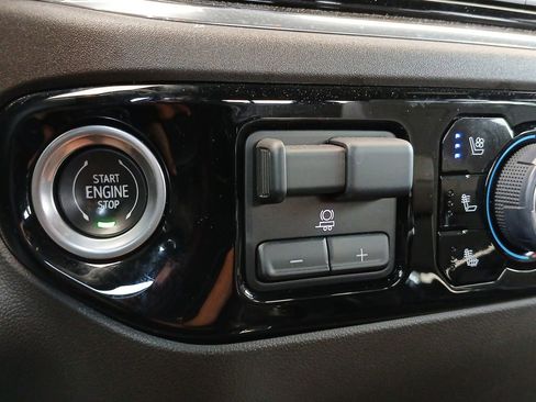 Used 2024 Chevrolet Silverado 1500 LTZ w/ LTZ Convenience Package II image 17