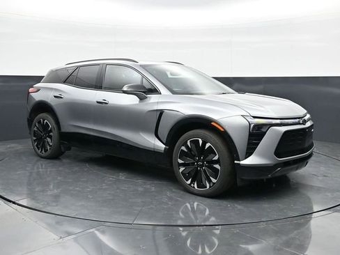 Used 2024 Chevrolet Blazer EV RS AWD/4WD image 3