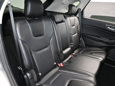 Used 2022 Ford Edge Titanium image 41