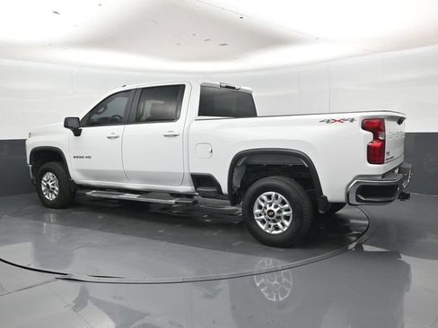 Used 2022 Chevrolet Silverado 2500 LT AWD/4WD image 24