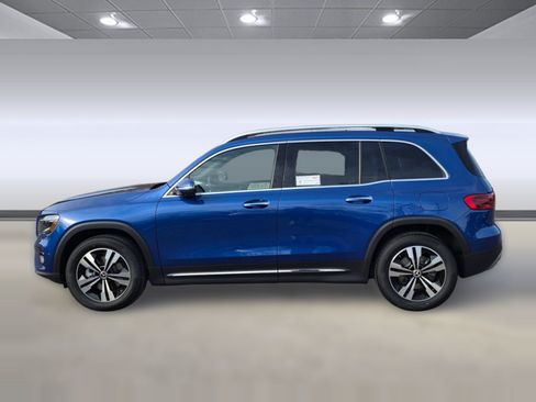 Certified 2026 Mercedes-Benz GLB 250 4MATIC image 2