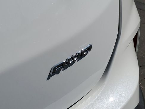 Used 2022 Ford Edge Titanium w/ Class II Trailer Tow Package image 46