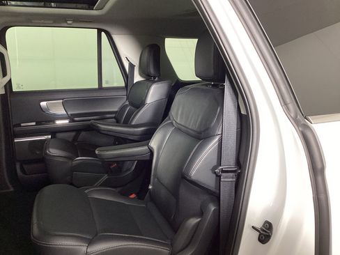 Used 2025 Ford Expedition Max Platinum AWD/4WD image 14