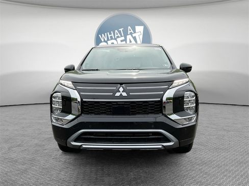 New 2025 Mitsubishi Outlander SE image 9