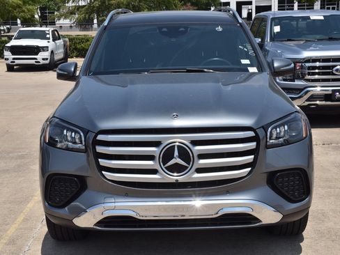 Used 2024 Mercedes-Benz GLS 450 4MATIC image 3