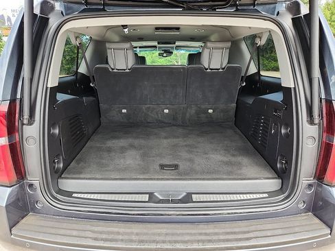 Used 2020 Chevrolet Suburban LT AWD/4WD image 15