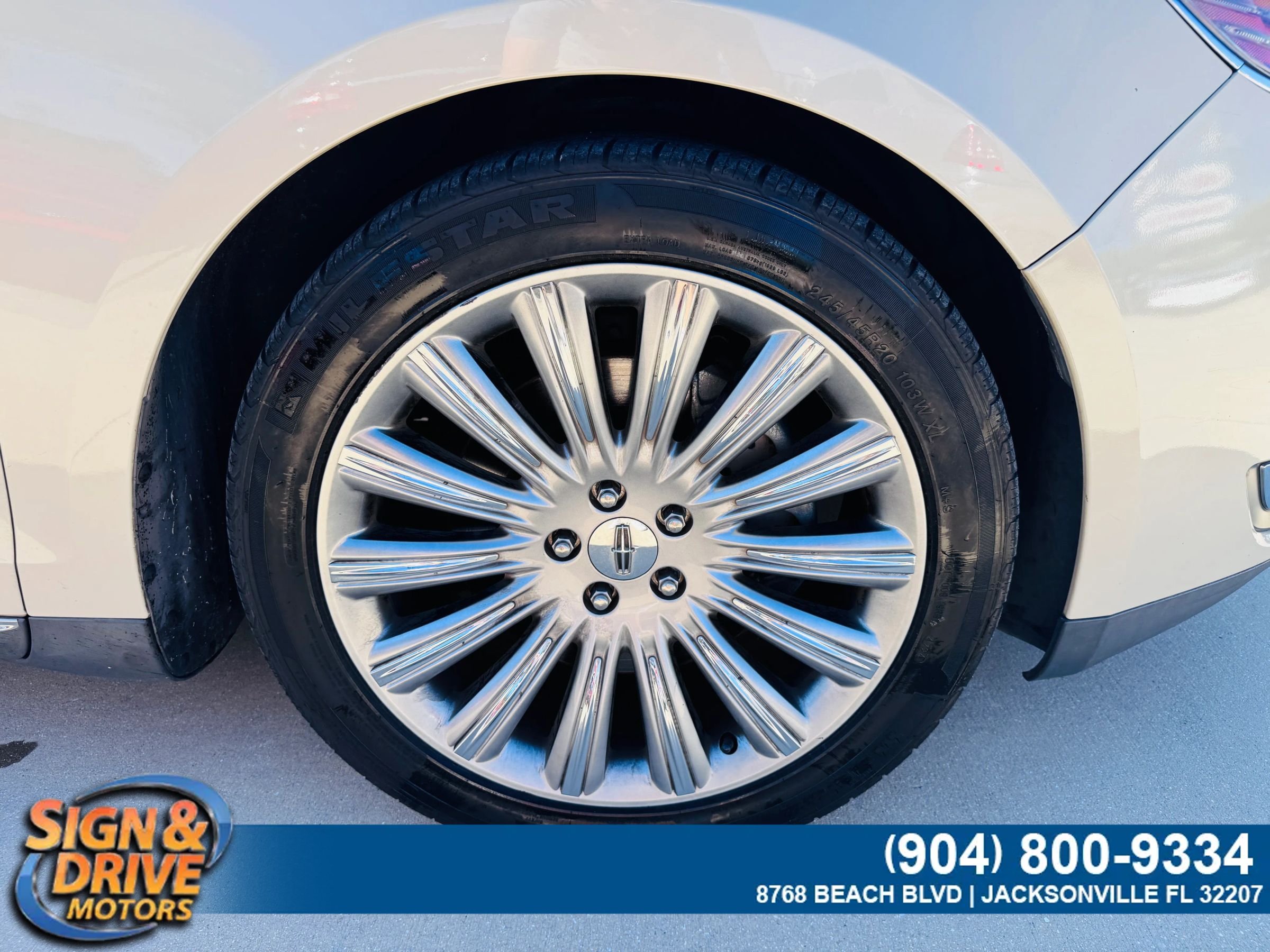 Used 2014 Lincoln MKS w/ Equipment Group 101A FWD image 14