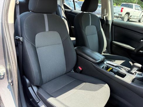 Used 2024 Nissan Sentra SV FWD image 16