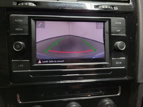 Used 2019 Volkswagen GTI SE FWD image 18