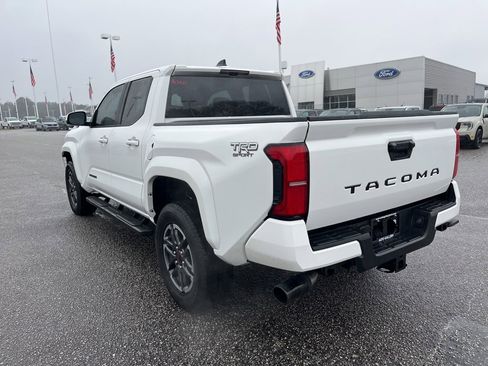 Used 2024 Toyota Tacoma TRD Sport image 7