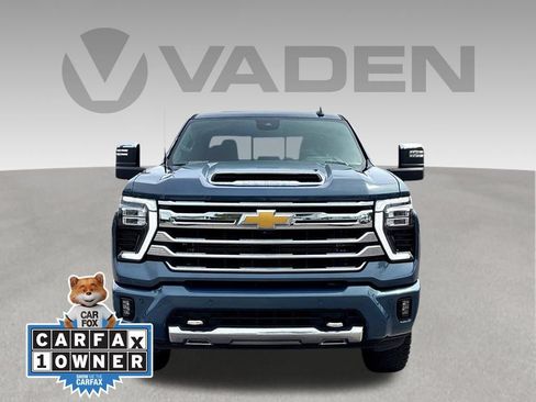 Used 2025 Chevrolet Silverado 2500 High Country w/ Technology Package AWD/4WD image 2