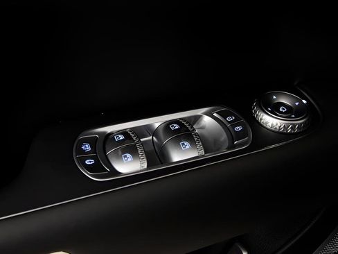 Used 2024 Genesis G90 3.5T image 39