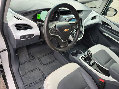 Used 2020 Chevrolet Bolt Premier w/ Infotainment Package image 25