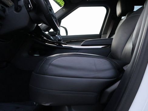 Used 2025 Land Rover Range Rover Sport SE image 37