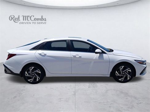 New 2026 Hyundai Elantra Limited FWD image 6