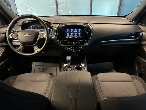 Used 2023 Chevrolet Traverse LT AWD/4WD image 9