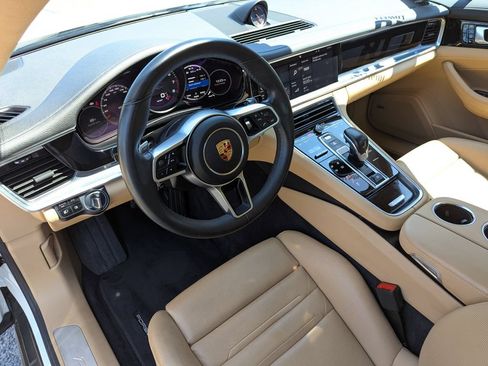 Used 2018 Porsche Panamera RWD image 13