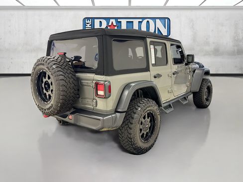 Used 2023 Jeep Wrangler Unlimited Rubicon w/ Cold Weather Group AWD/4WD image 7