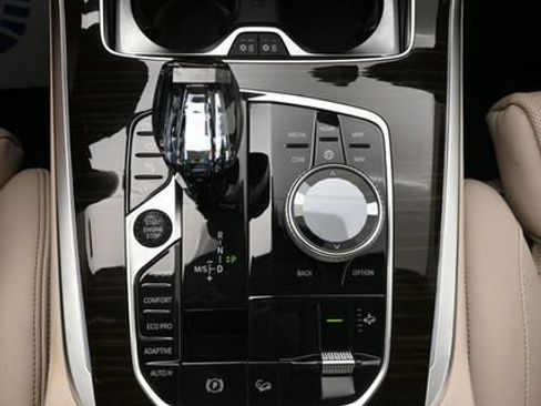 Used 2019 BMW X7 xDrive40i w/ Premium Package AWD/4WD image 11