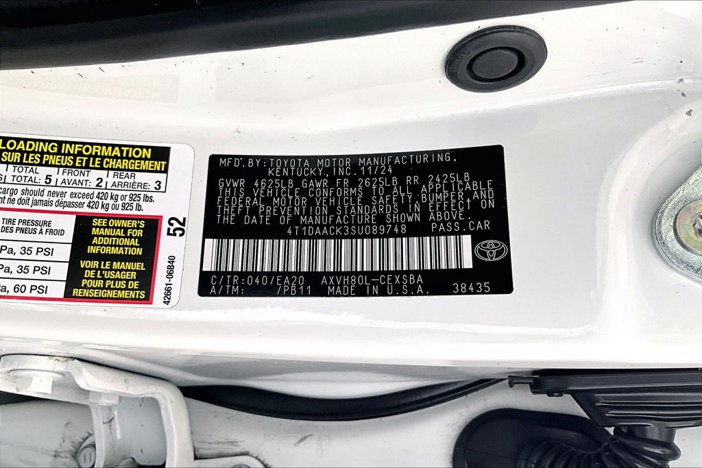 Used 2025 Toyota Camry SE FWD image 19