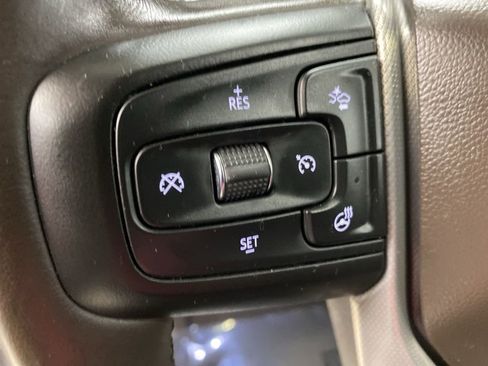 Used 2021 GMC Yukon Denali w/ Denali Premium Package image 17