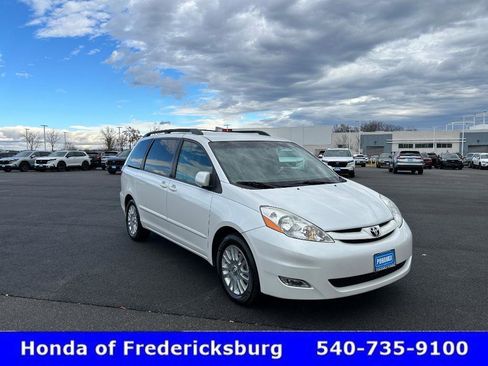 Used 2007 Toyota Sienna XLE image 8