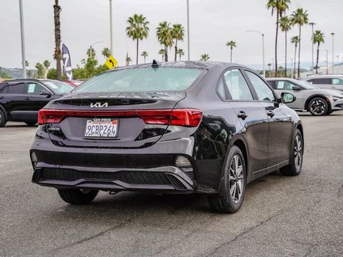 Certified 2022 Kia Forte LXS image 7