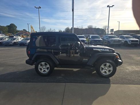Used 2023 Jeep Wrangler Sport S image 6