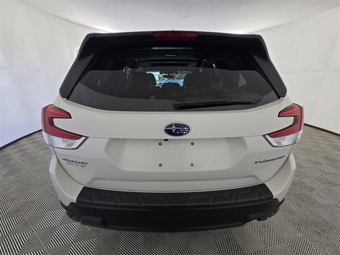 Used 2021 Subaru Forester Limited image 12