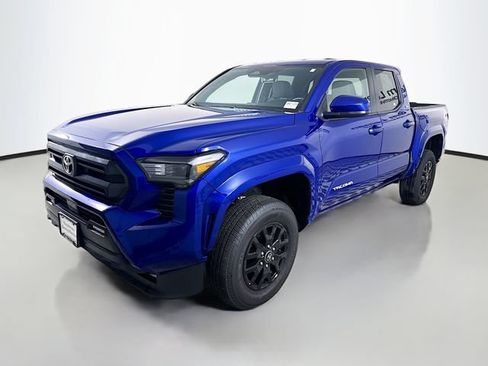 Used 2025 Toyota Tacoma SR5 AWD/4WD image 3