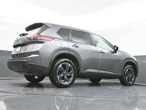 Used 2024 Nissan Rogue SV image 43